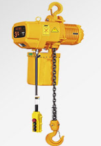 環(huán)鏈電動葫蘆用于工廠設備組裝作業(yè)