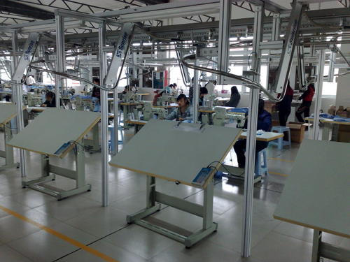 常州客戶定制電動葫蘆用于服裝生產線建設