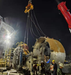 環(huán)鏈電動葫蘆可以幫助盾構(gòu)機(jī)下井