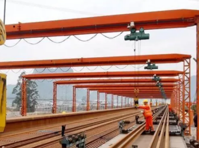 鋼絲繩電動葫蘆承接貴南高鐵河池西站鋼軌吊運任務